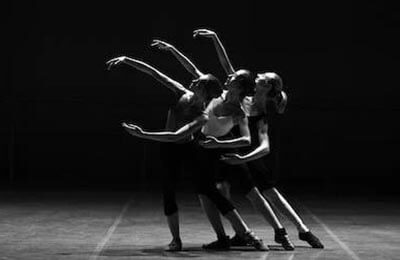 淺談當(dāng)代舞蹈教學(xué)中的滿族舞蹈